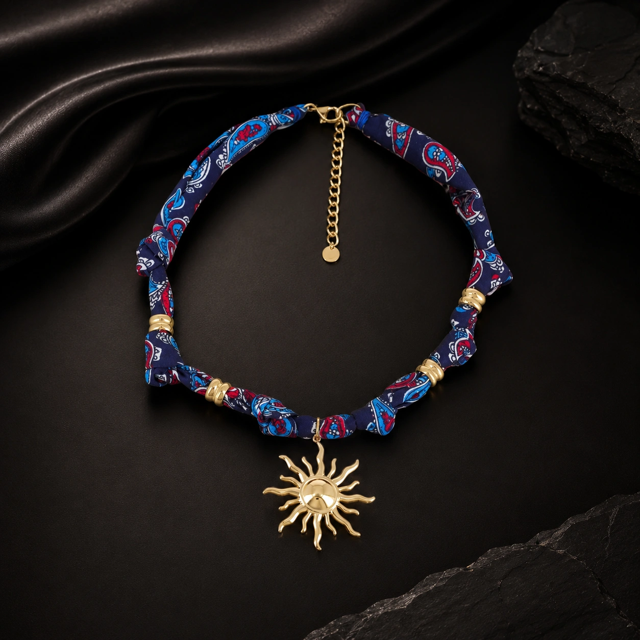Collier Ruban Liberty avec Pendentif Soleil (39 + 5 cm)
