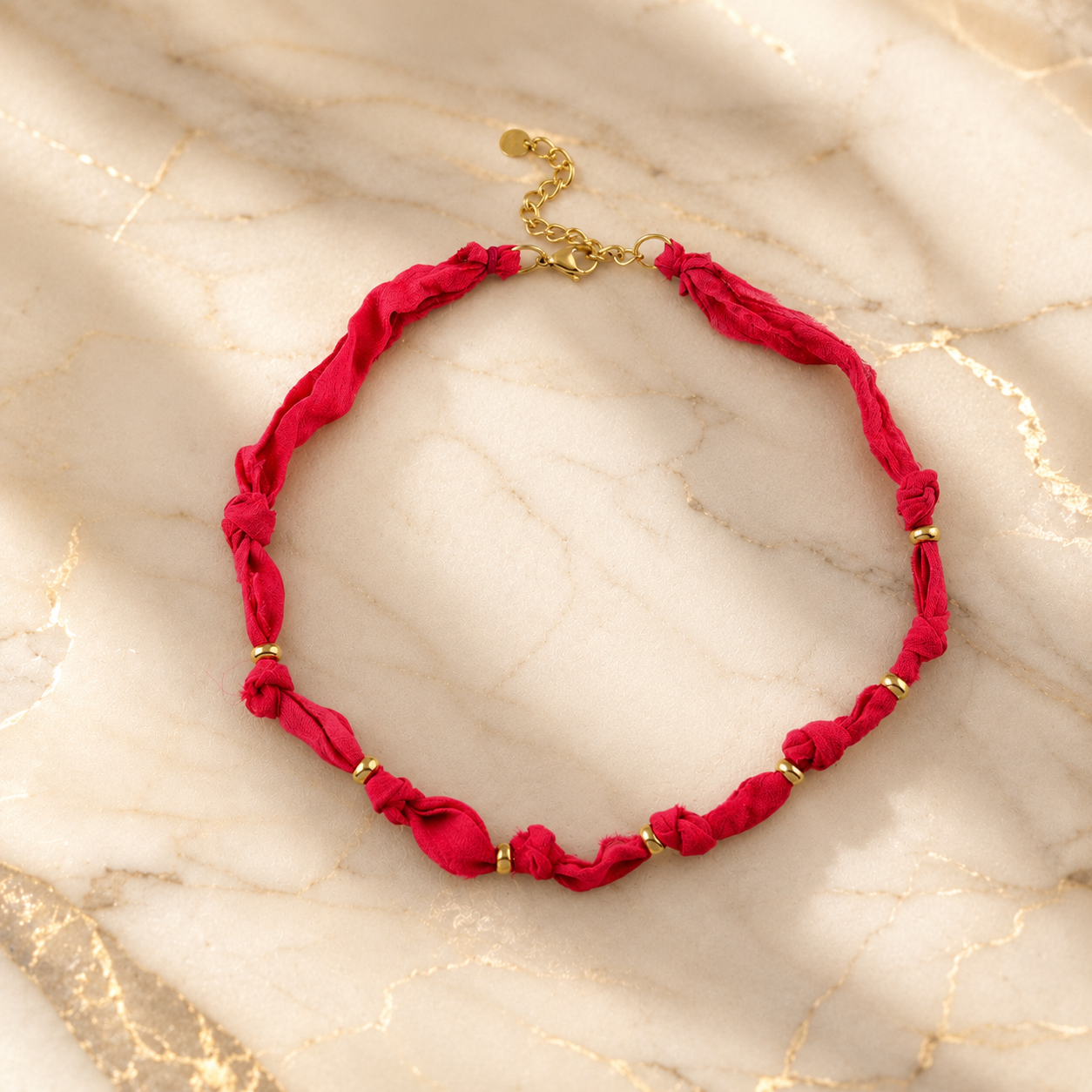 Bracelet Cordon Rouge Tressé & Perles Dorées